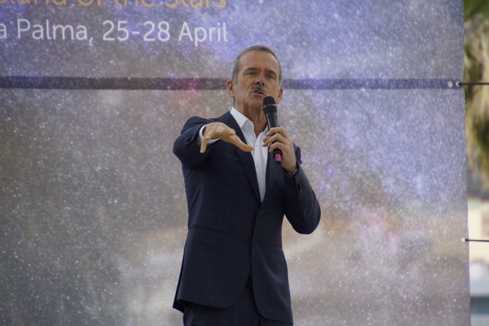 Bei ihm dreht sich dieses Mal alles um Weltraumschrott.